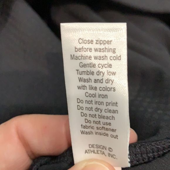 Athleta Dobby Be Free Cropped Knickers size small, black, lightweight - Picture 6 of 8